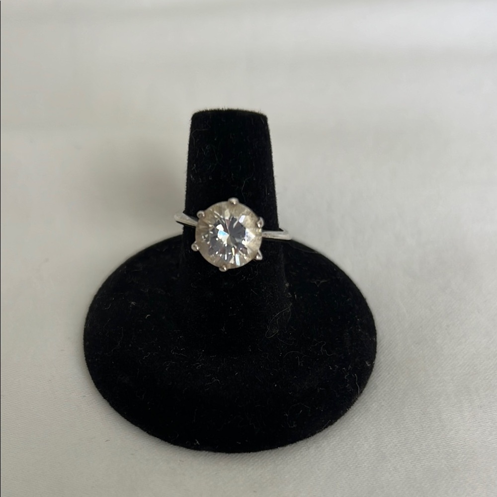 Elegant Silver Women's Ring